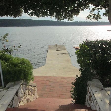 Apartments Petar - 6M From The Sea Barbat na Rabu Exterior foto