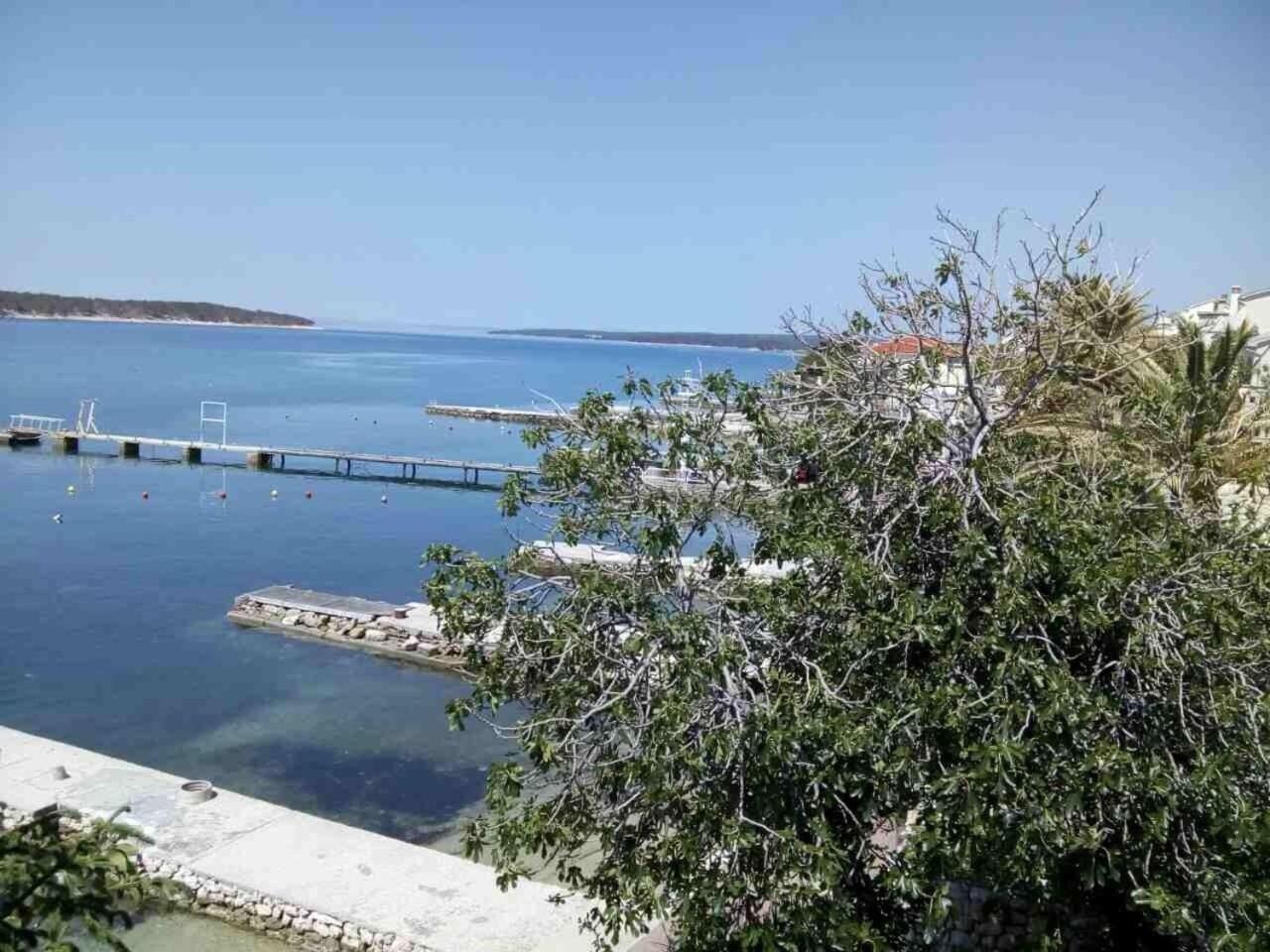 Apartments Petar - 6M From The Sea Barbat na Rabu Exterior foto